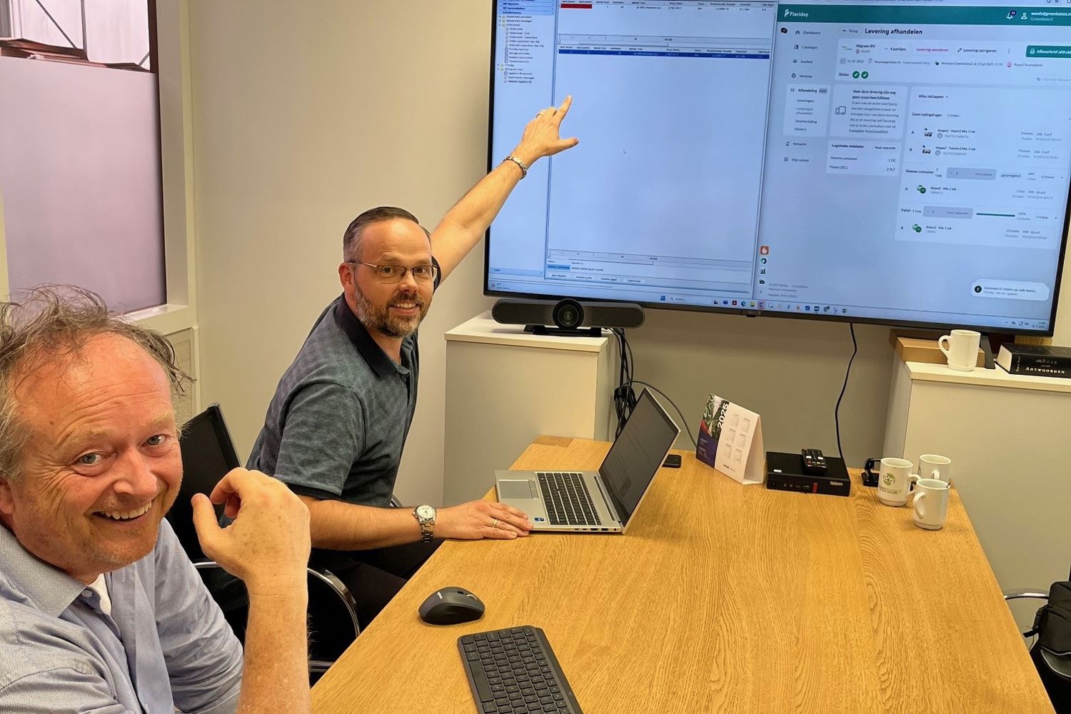 SDF software explained to a customer for data analysis and process insight